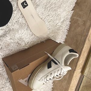 Veja campo size 41.  Worn 3 times.  Too small. I need 42. From Neiman Marcus